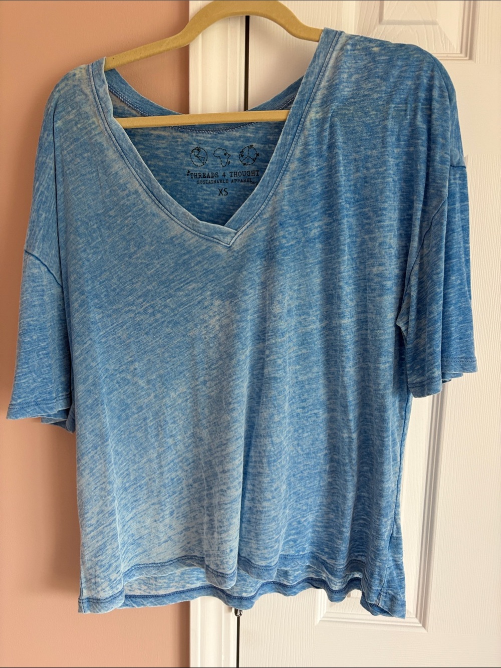Aritzia Light Blue V-Neck Short Sleeve Women's Tee